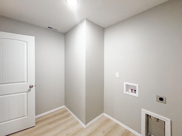 718 Swiss Road, Marshfield, MO 65706