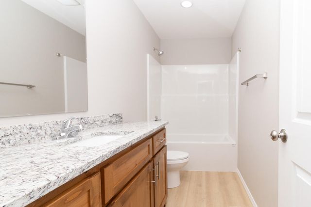 718 Swiss Road, Marshfield, MO 65706