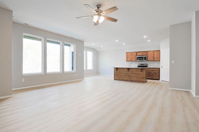 718 Swiss Road, Marshfield, MO 65706