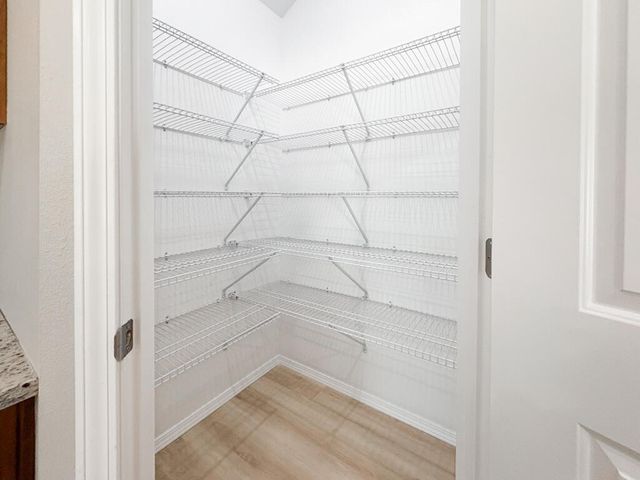 718 Swiss Road, Marshfield, MO 65706