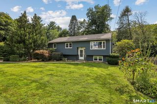 25 Woodbury Drive, Danbury, CT 06811