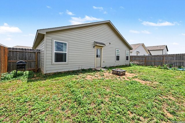 1356 Mill Mtn, Seguin, TX 78155