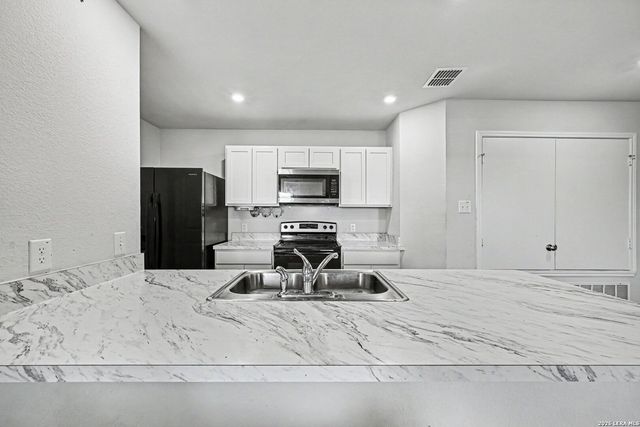 1356 Mill Mtn, Seguin, TX 78155