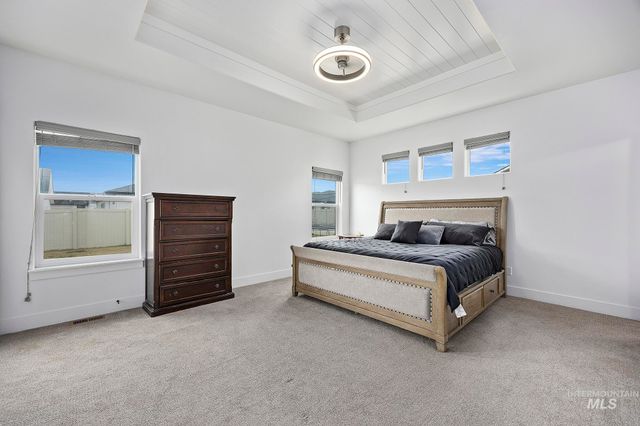 827 Mossview Ave, Twin Falls, ID 83301