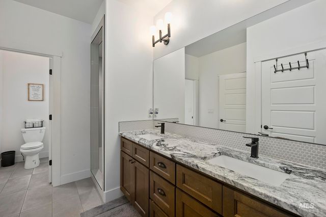 827 Mossview Ave, Twin Falls, ID 83301