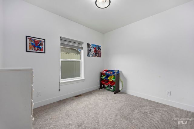 827 Mossview Ave, Twin Falls, ID 83301