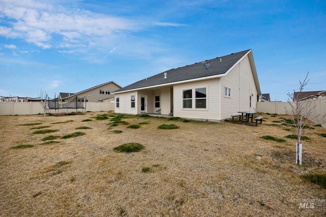 827 Mossview Ave, Twin Falls, ID 83301