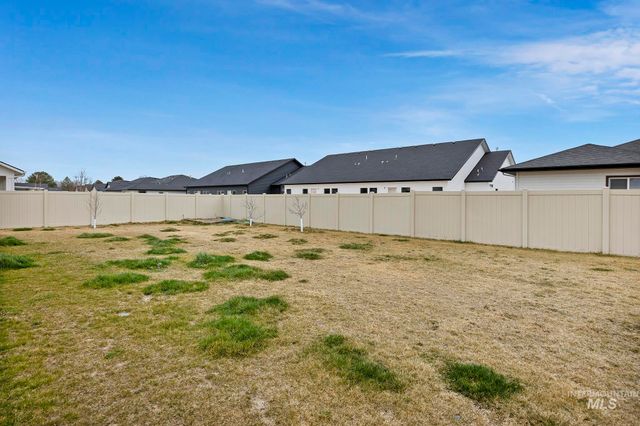 827 Mossview Ave, Twin Falls, ID 83301