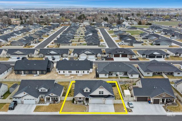 827 Mossview Ave, Twin Falls, ID 83301