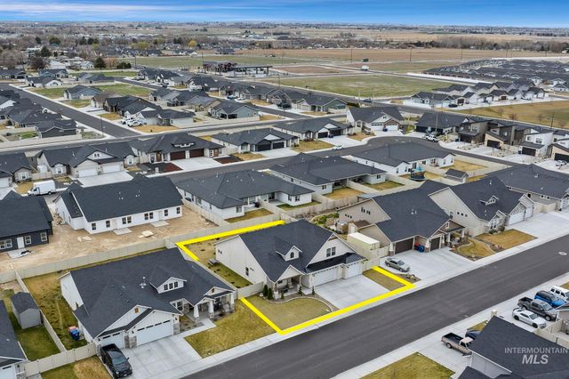 827 Mossview Ave, Twin Falls, ID 83301