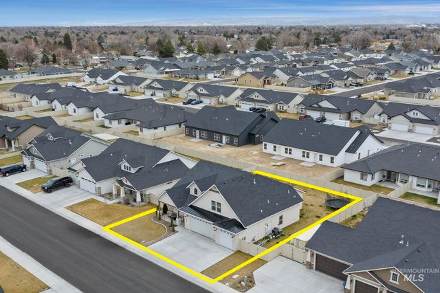 827 Mossview Ave, Twin Falls, ID 83301