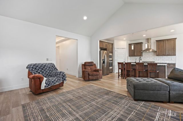 827 Mossview Ave, Twin Falls, ID 83301