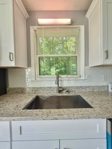 432 Sideline Dr, Oak Grove, KY 42262