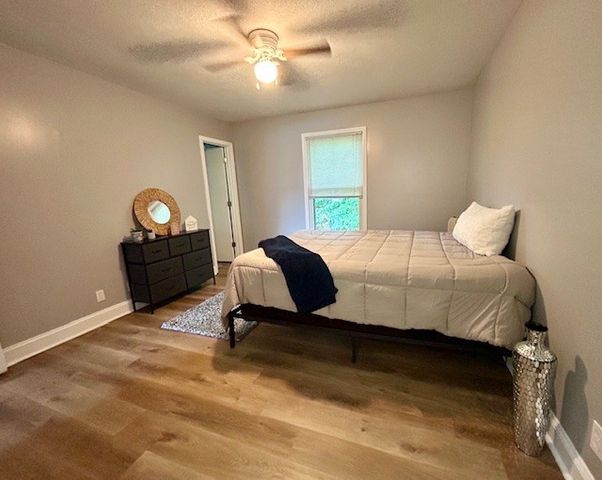 432 Sideline Dr, Oak Grove, KY 42262