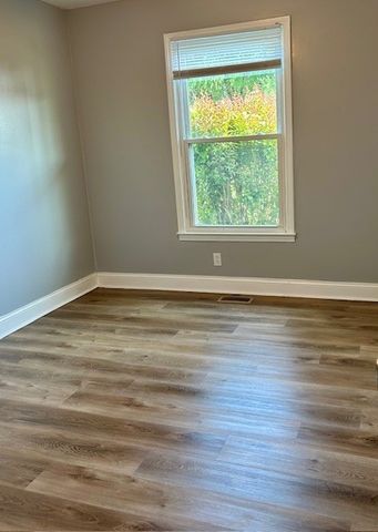 432 Sideline Dr, Oak Grove, KY 42262