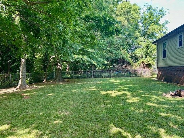 432 Sideline Dr, Oak Grove, KY 42262