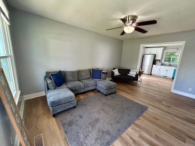 432 Sideline Dr, Oak Grove, KY 42262