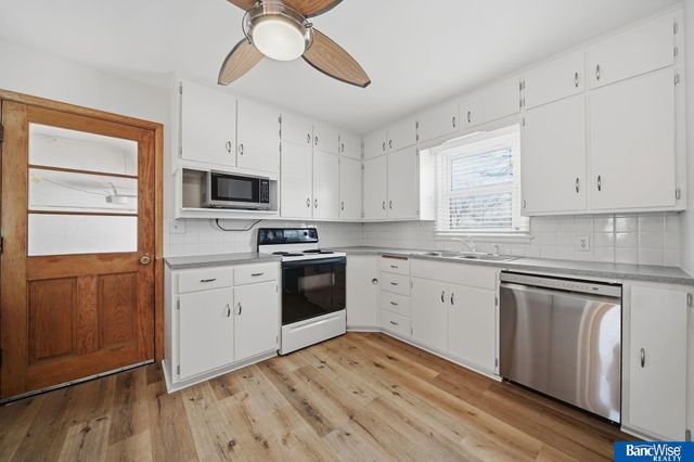 1411 N 53rd Street, Lincoln, NE 68504