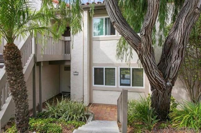 911 Caminito Madrigal E, Carlsbad, CA 92011