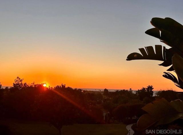 911 Caminito Madrigal E, Carlsbad, CA 92011