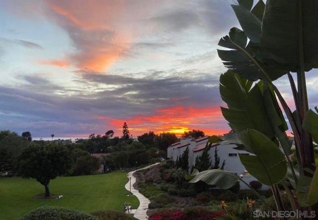 911 Caminito Madrigal E, Carlsbad, CA 92011