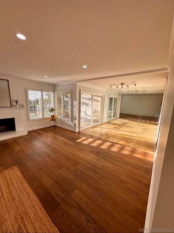 911 Caminito Madrigal E, Carlsbad, CA 92011