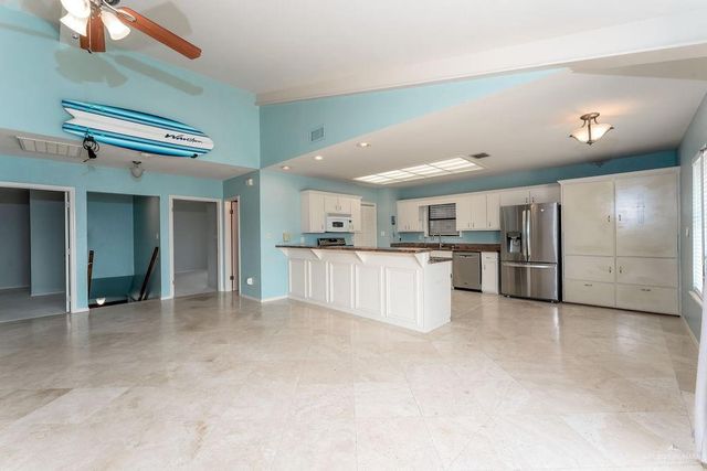 1118 Pompano Avenue, Port Isabel, TX 78578