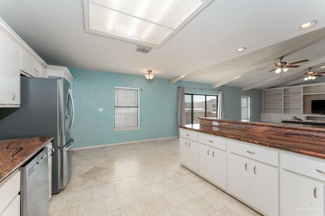 1118 Pompano Avenue, Port Isabel, TX 78578