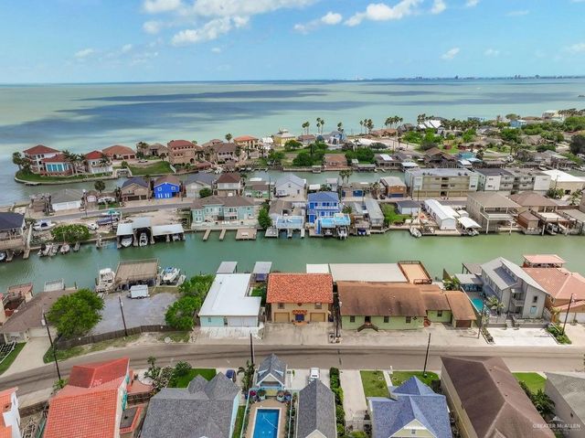 1118 Pompano Avenue, Port Isabel, TX 78578