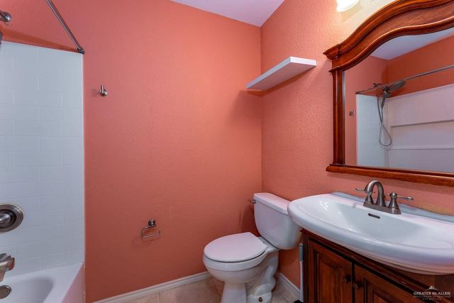 1118 Pompano Avenue, Port Isabel, TX 78578