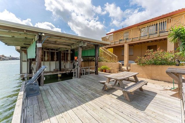 1118 Pompano Avenue, Port Isabel, TX 78578