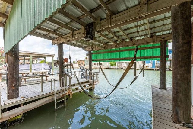 1118 Pompano Avenue, Port Isabel, TX 78578