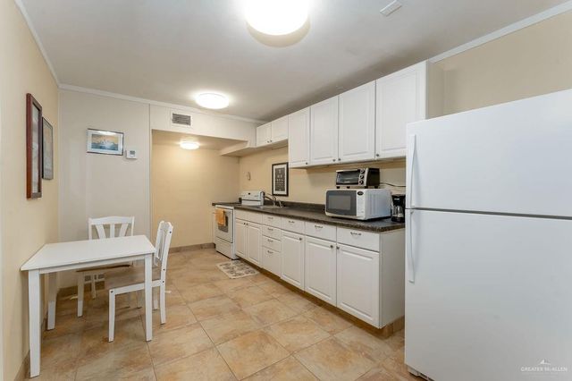 1118 Pompano Avenue, Port Isabel, TX 78578