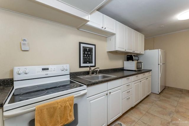 1118 Pompano Avenue, Port Isabel, TX 78578