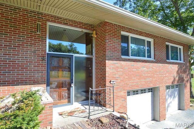 59 Lake Shore Drive, Troy, IL 62294