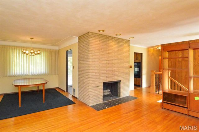 59 Lake Shore Drive, Troy, IL 62294