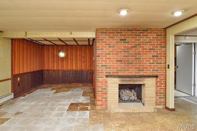 59 Lake Shore Drive, Troy, IL 62294