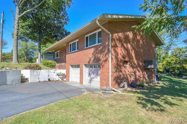 59 Lake Shore Drive, Troy, IL 62294