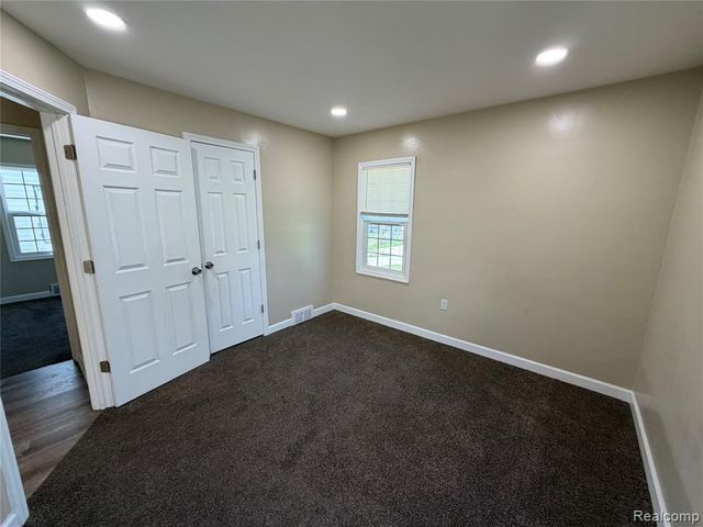7459 Asbury Park, Detroit, MI 48228