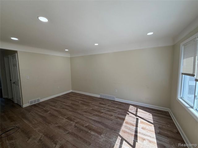 7459 Asbury Park, Detroit, MI 48228