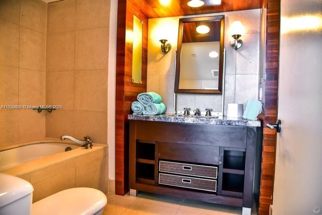 6801 Collins Ave C1115, Miami Beach, FL 33141