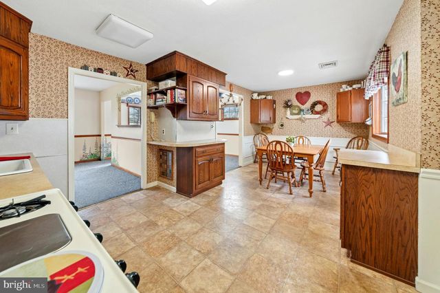 908 CIRCLE DR, Southampton, PA 18966