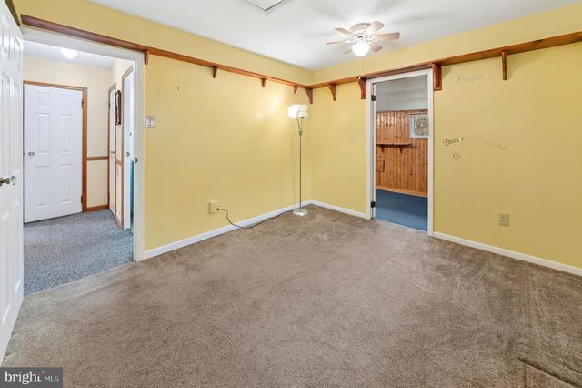 908 CIRCLE DR, Southampton, PA 18966