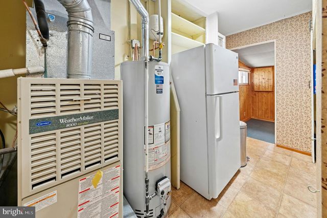 908 CIRCLE DR, Southampton, PA 18966