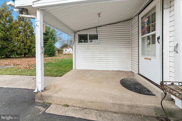 908 CIRCLE DR, Southampton, PA 18966