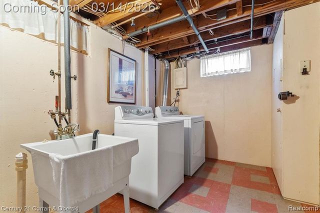 32624 Avondale Street, Westland, MI 48186