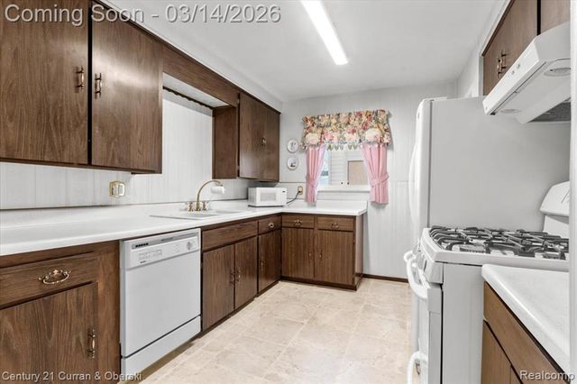 32624 Avondale Street, Westland, MI 48186