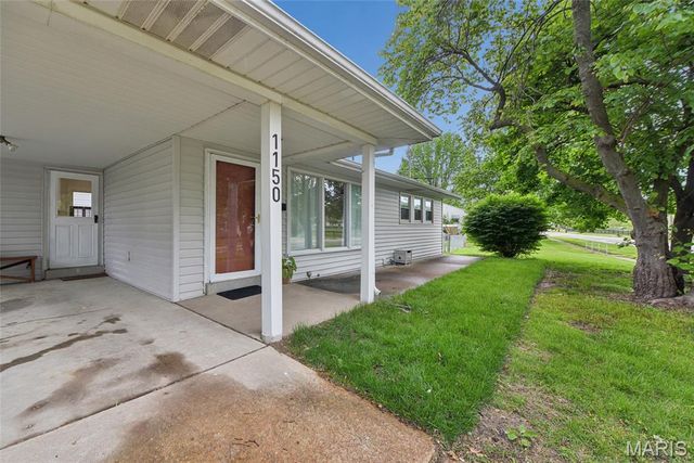 1150 Charbonnier Road, Florissant, MO 63031