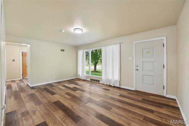 1150 Charbonnier Road, Florissant, MO 63031