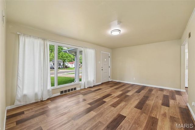 1150 Charbonnier Road, Florissant, MO 63031
